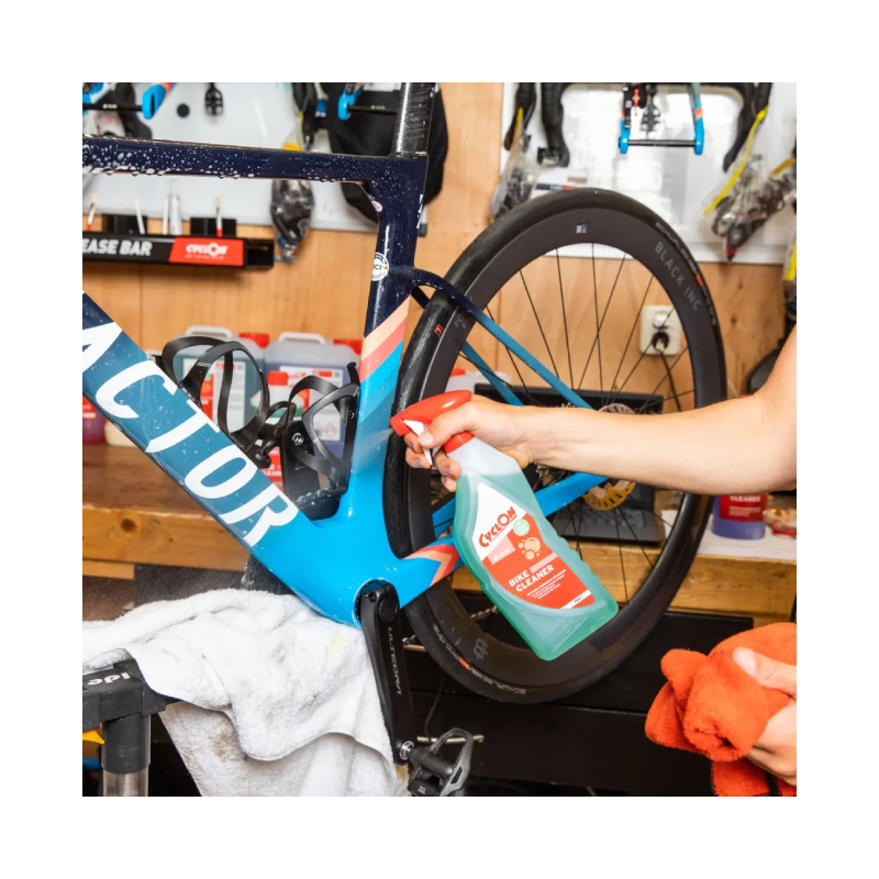CyclOn Bike Cleaner lifestyle picture - bicyquel _