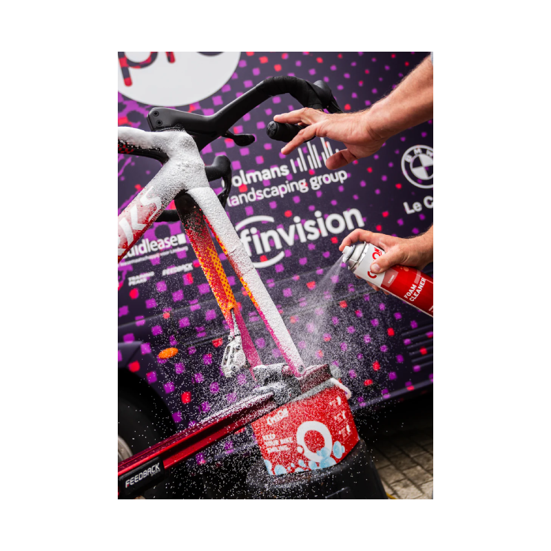 CyclOn Foam Cleaner lifestyl picture - bicyquel _