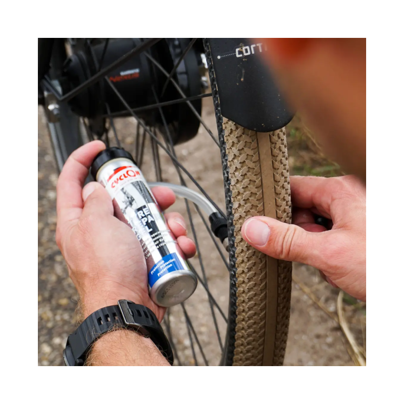CyclOn Tyre Repair Gel lifestyle picture - bicyquel _