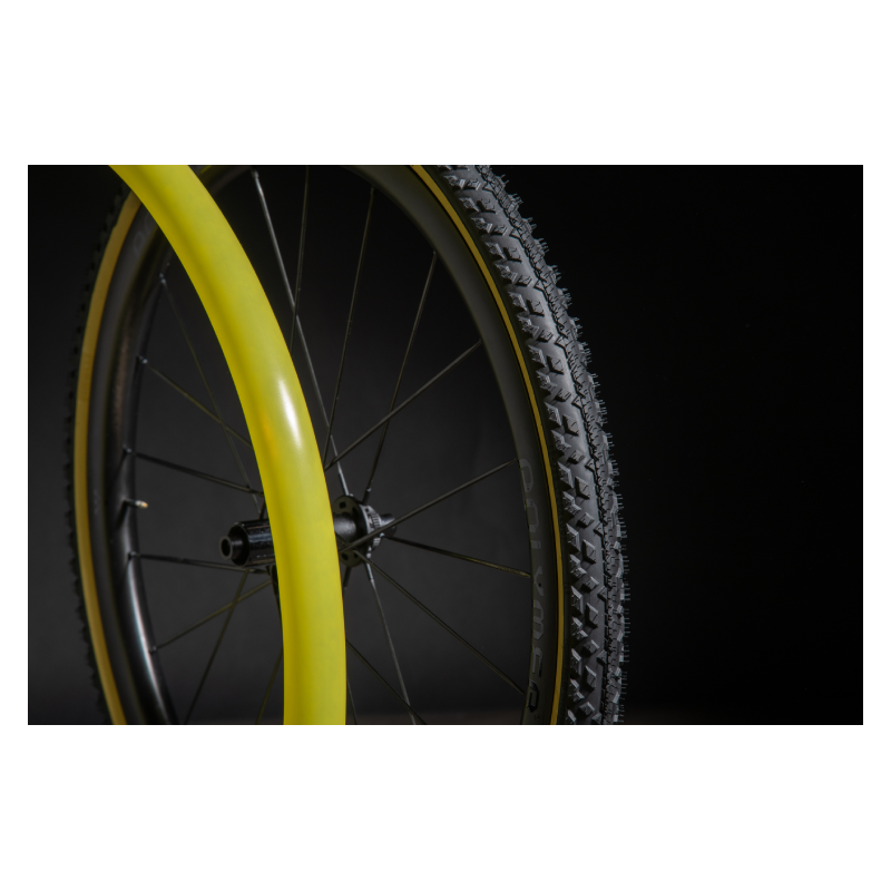 Pirelli Cinturato SmarTUBE LITE Tubes next to tyre - bicyquel _